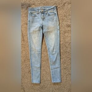 Women's American Eagle Super Stretch Skinny Jeans. Size 2 Regular.